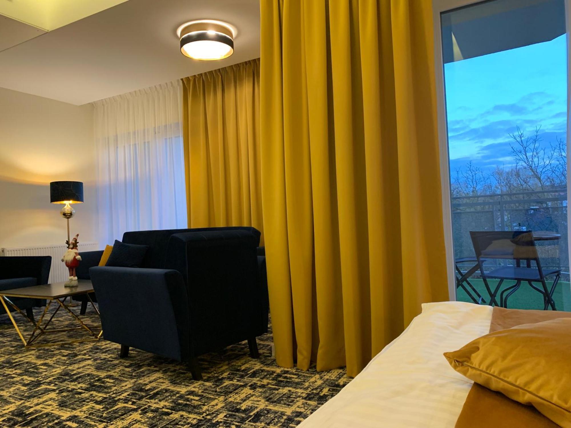 Aparthotel Piramida Boleslawiec  Exterior foto